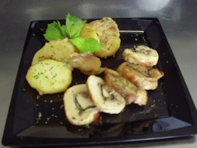 Arrotolato di Faraona alle erbe fini con patate lionesi