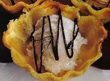 Scodelline di pane con gelato al rum