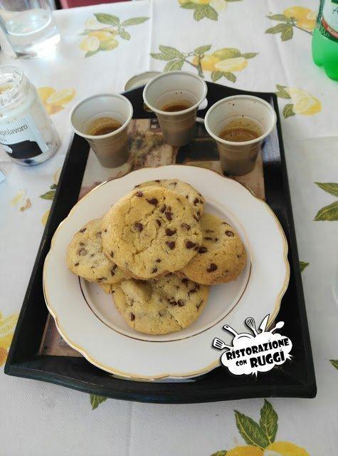 I cookies americani con gocce di cioccolato