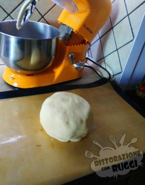 I biscotti Spitzbuben ovvero gli occhi di Bue: al cioccolato ed alla marmellata.
