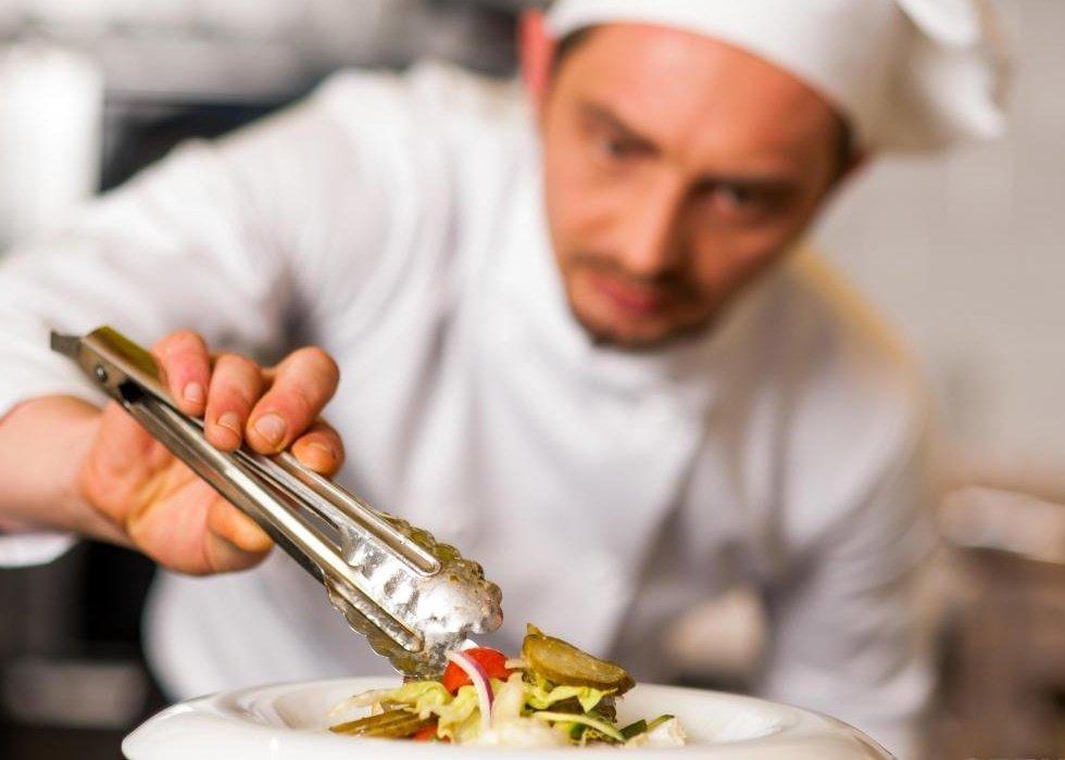 Regole per l’impiattamento – come esaltare il lavoro dei cuochi nel piatto