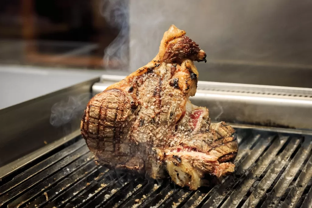 La Bistecca alla Fiorentina – storia e procedimento